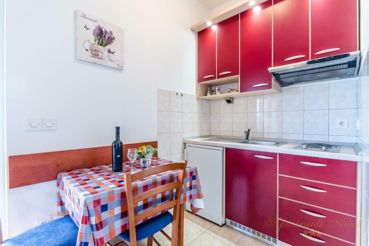 Apartments Nives Suhi Potok Jesenice  Bagian luar foto