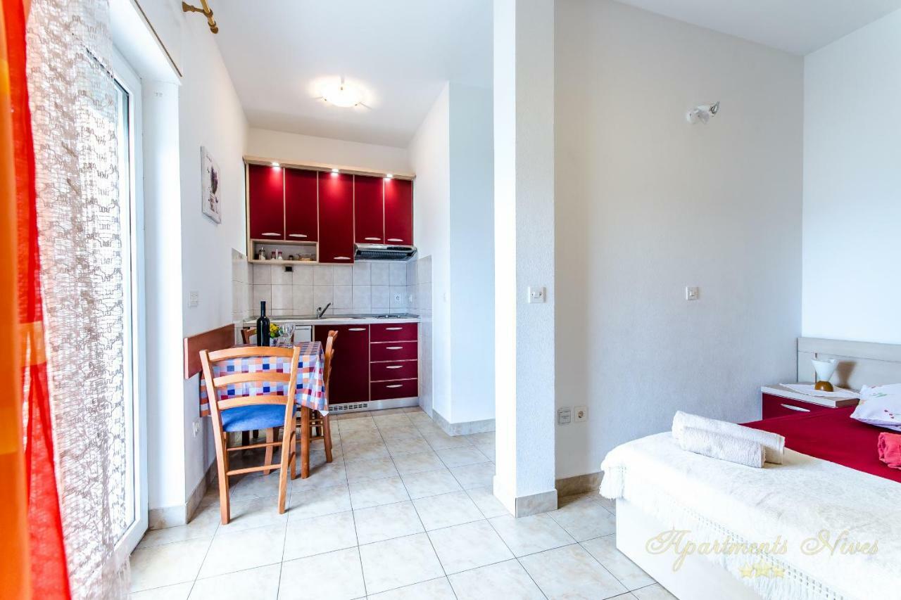Apartments Nives Suhi Potok Jesenice  Bagian luar foto