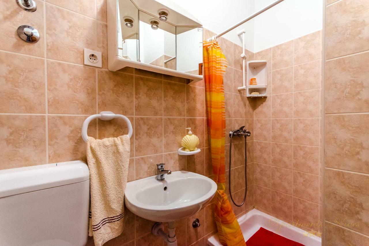 Apartments Nives Suhi Potok Jesenice  Bagian luar foto