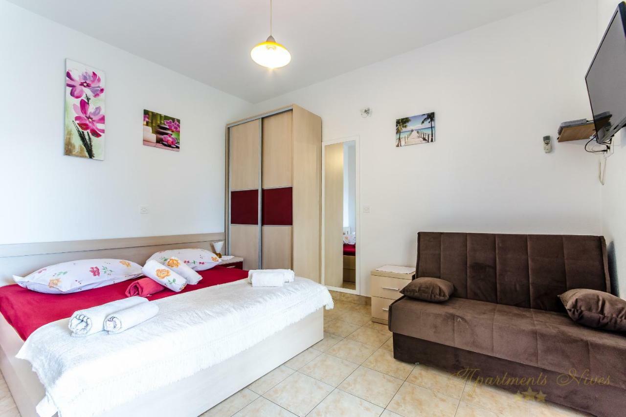 Apartments Nives Suhi Potok Jesenice  Bagian luar foto