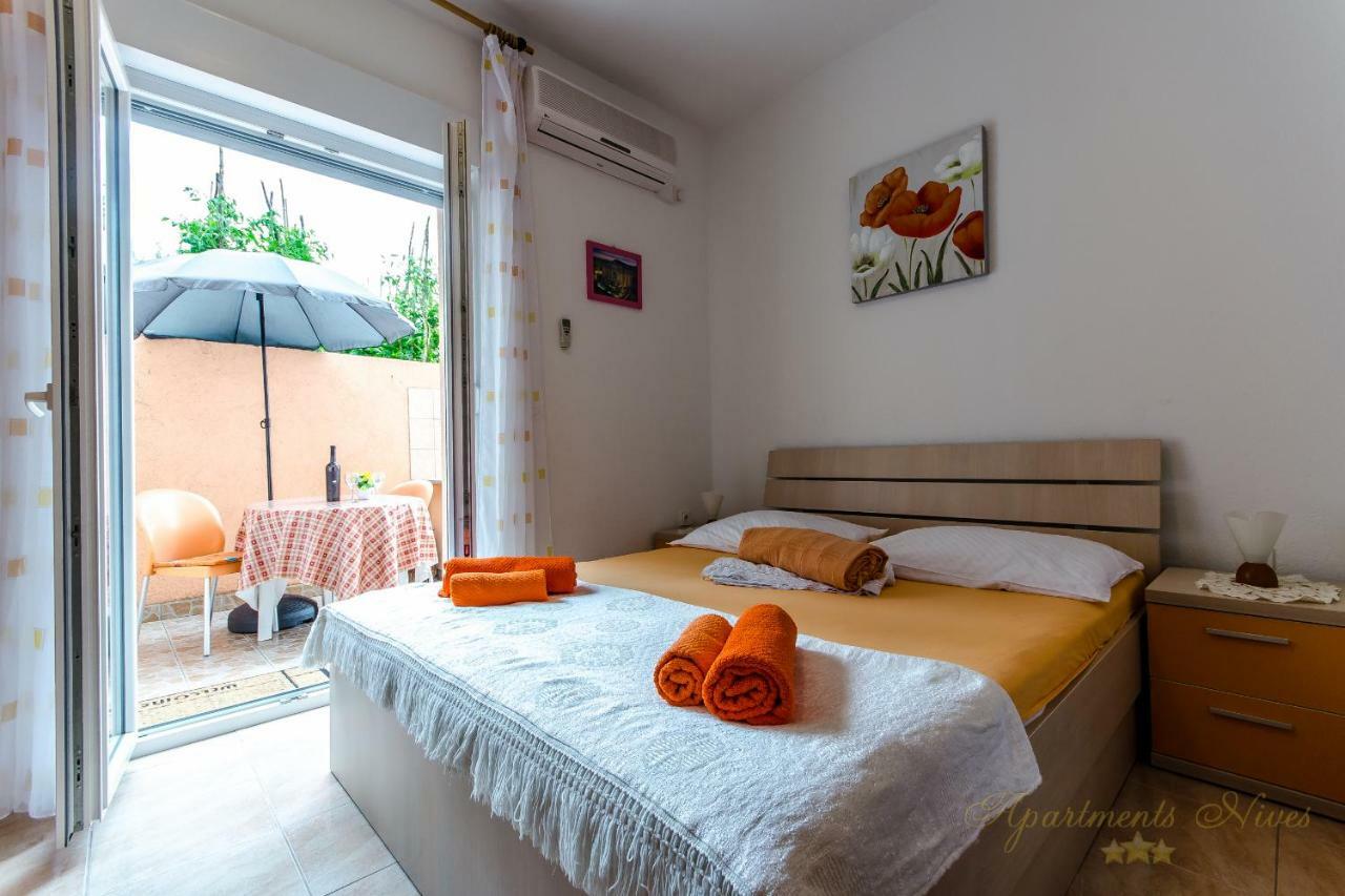 Apartments Nives Suhi Potok Jesenice  Bagian luar foto