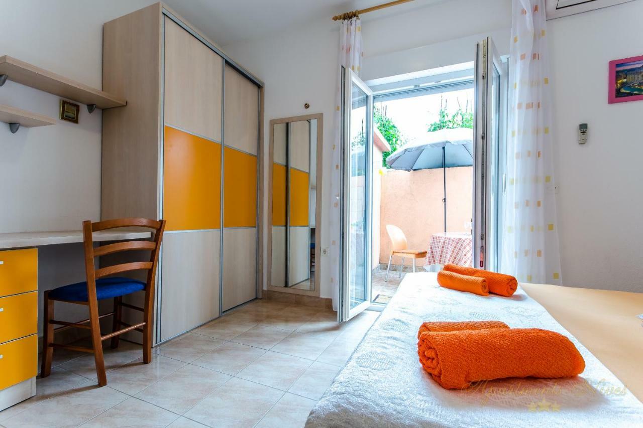 Apartments Nives Suhi Potok Jesenice  Bagian luar foto