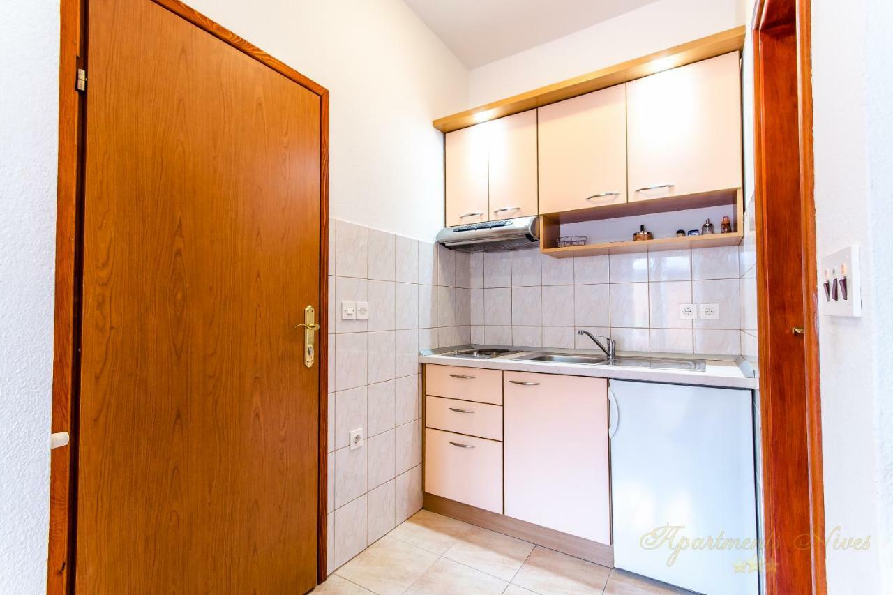 Apartments Nives Suhi Potok Jesenice  Bagian luar foto